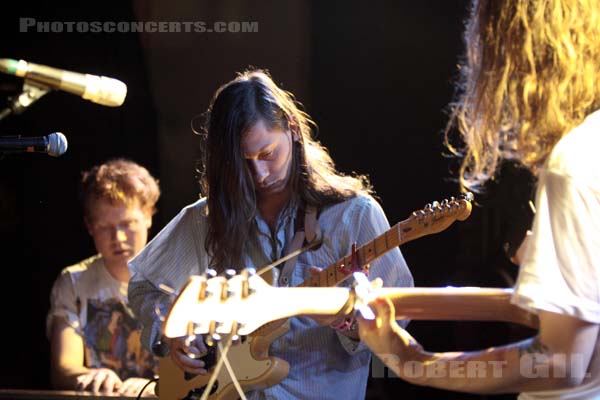 GIRLS - 2010-03-05 - PARIS - La Maroquinerie - 